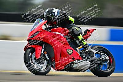 media/Apr-18-2025-TrackDaz (Fri) [[45f5874c44]]/B Group/Session 4 (Turn 6 - Outside)/